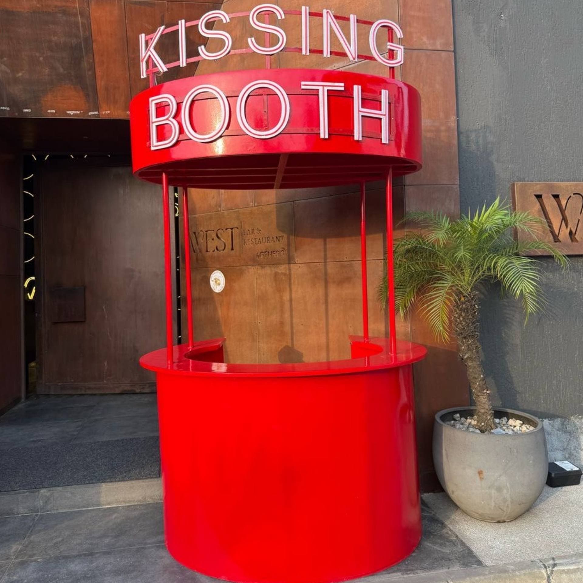 KISSING BOOTH 3